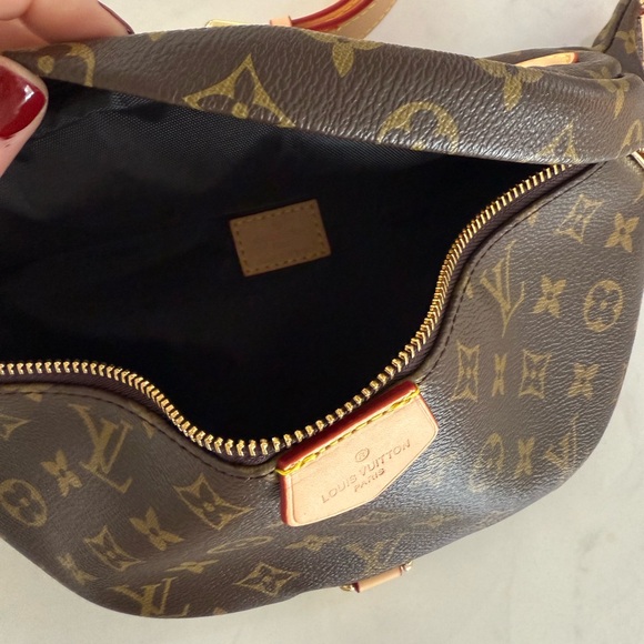 Brown flower Monogram Women's crossbody bag - Picture 2 of 12